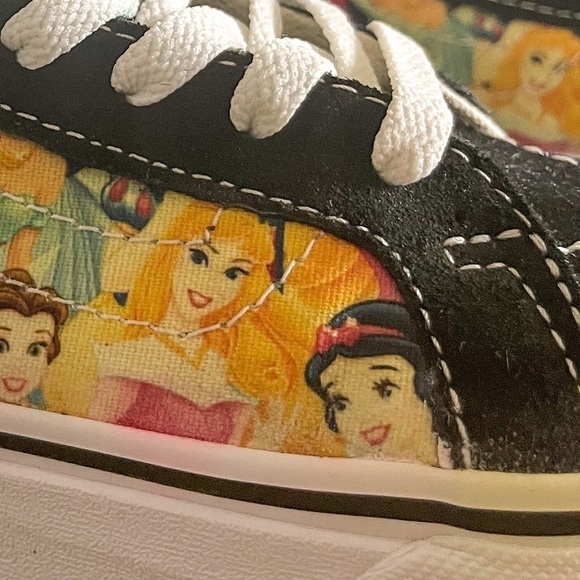Vans X Disney Sk8 Hi Disney Princess Sneakers - Picture 8 of 15
